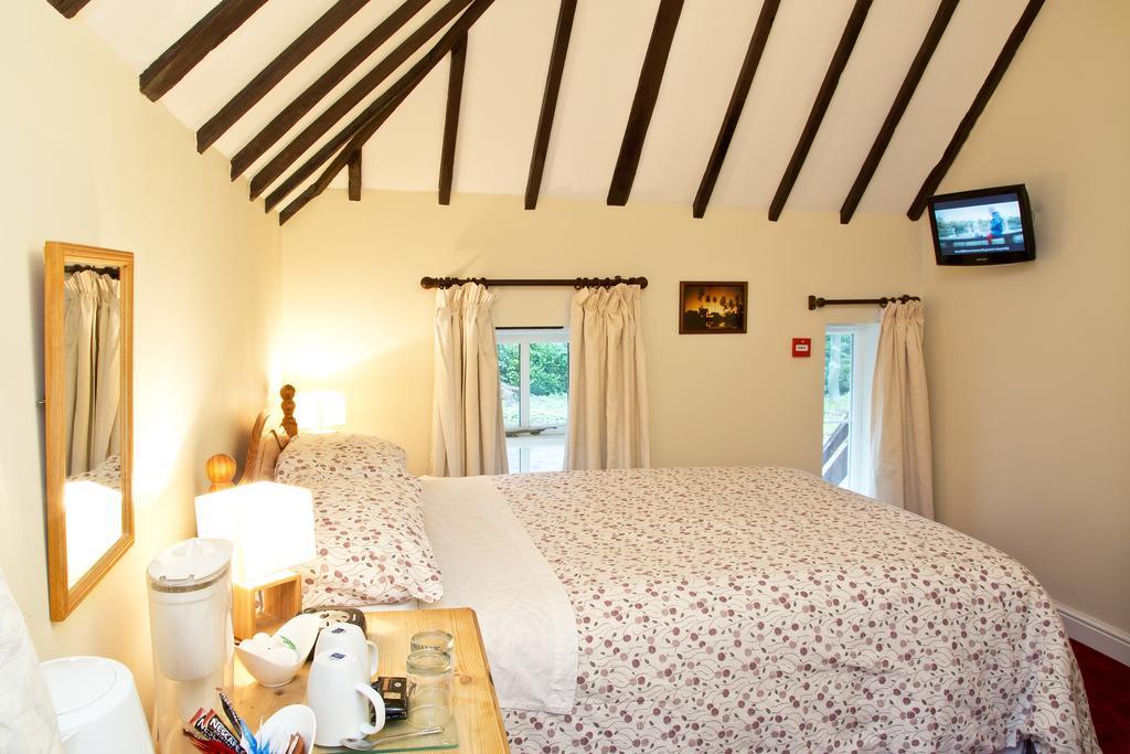 Detling Coachhouse Bed & Breakfast เมดสโตน ภายนอก รูปภาพ