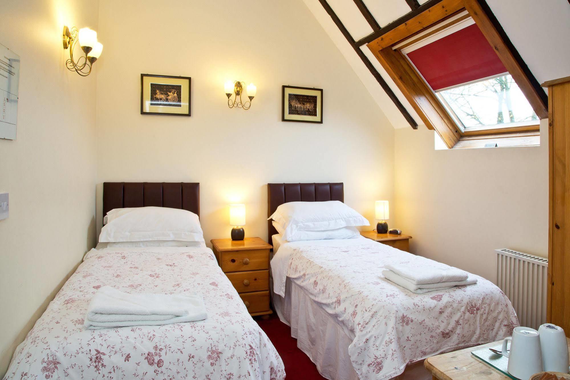 Detling Coachhouse Bed & Breakfast เมดสโตน ภายนอก รูปภาพ