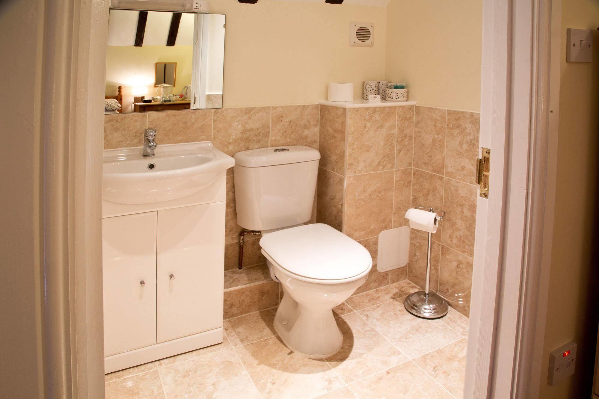 Detling Coachhouse Bed & Breakfast เมดสโตน ภายนอก รูปภาพ