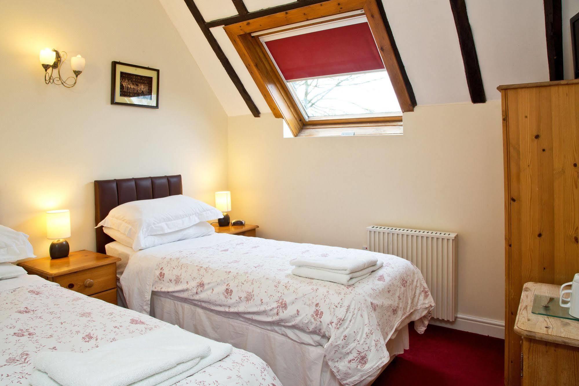 Detling Coachhouse Bed & Breakfast เมดสโตน ภายนอก รูปภาพ