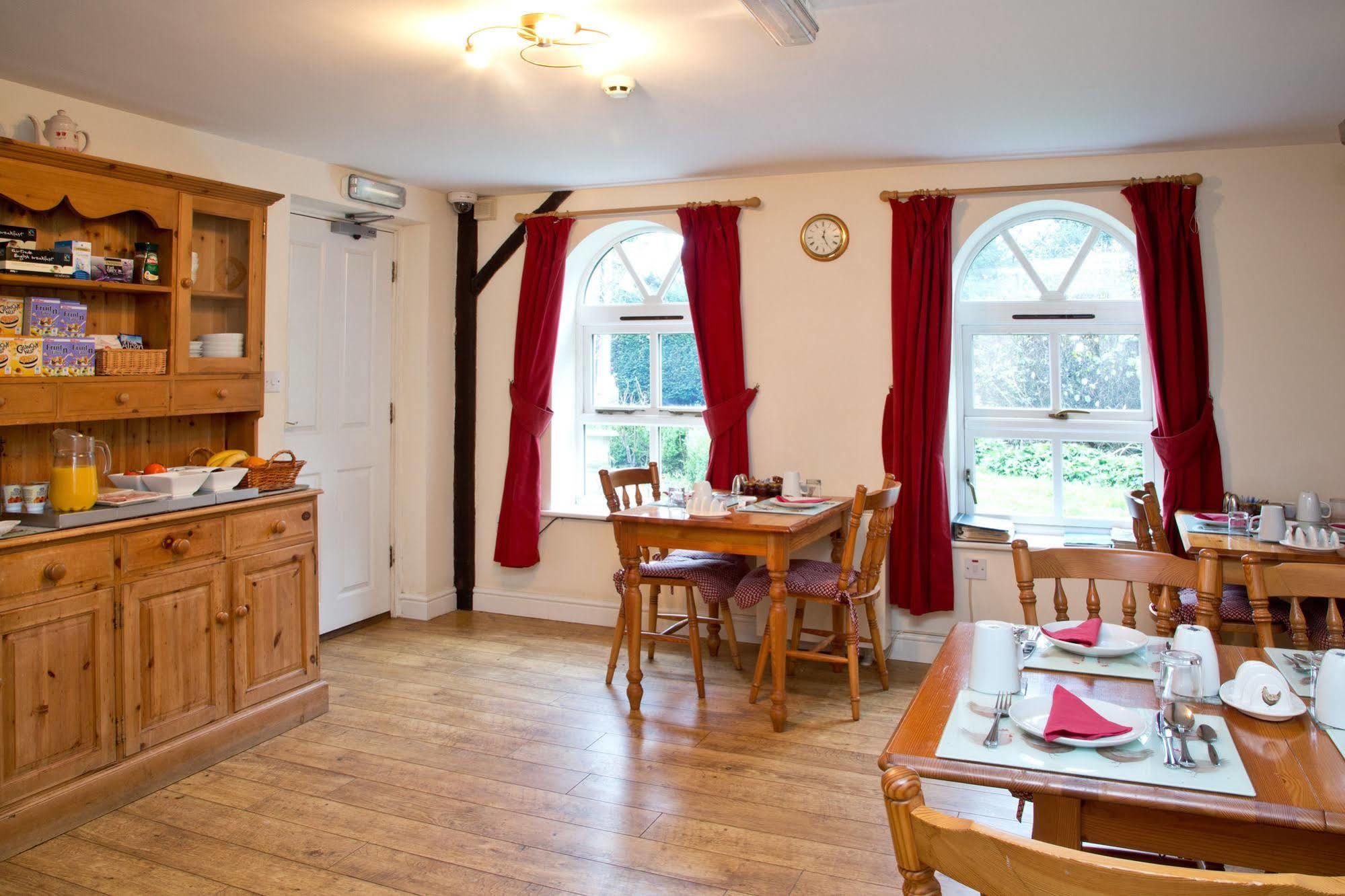 Detling Coachhouse Bed & Breakfast เมดสโตน ภายนอก รูปภาพ