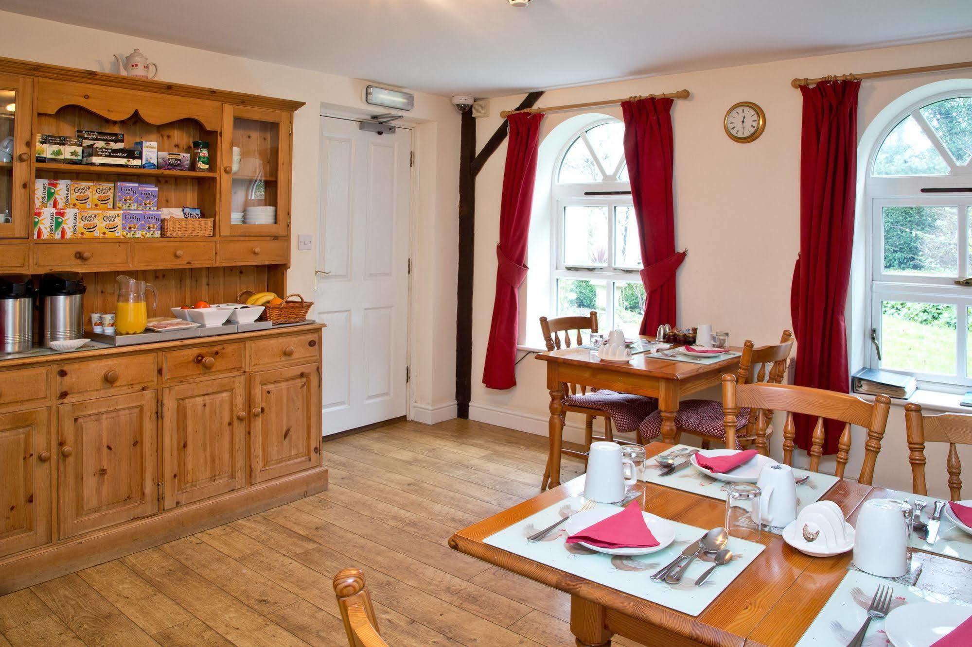 Detling Coachhouse Bed & Breakfast เมดสโตน ภายนอก รูปภาพ